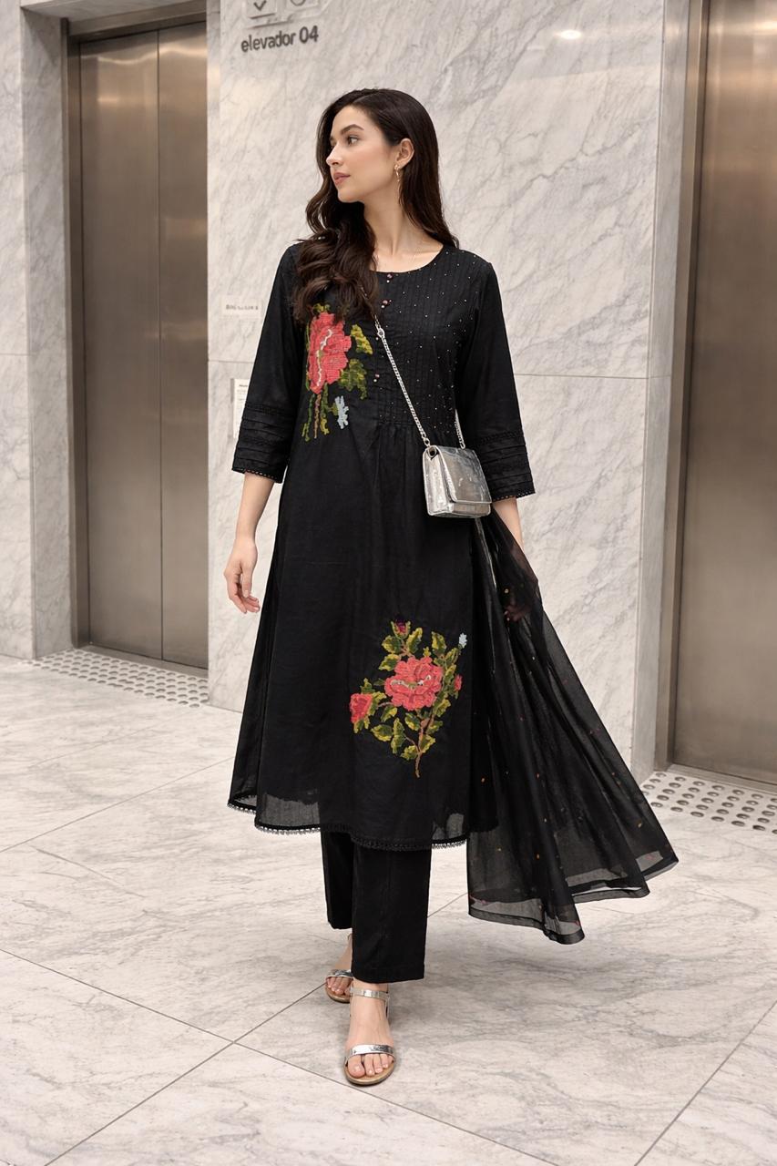Pure cotton fully embroidered in black