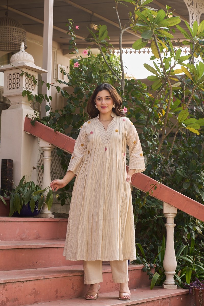 Gorgeous jute cotton orgenza applique kurta pant