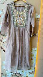 Pure Mul chanderi in cream with beautiful hand work in lilac