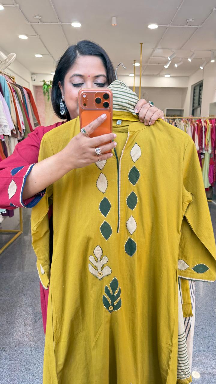 Applique work cotton suit set comes with pocket in yellow