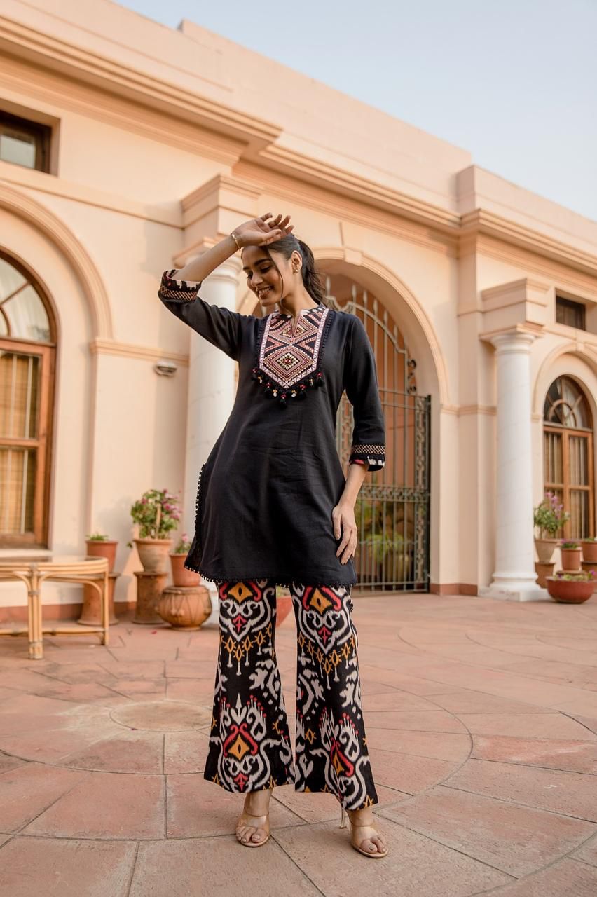 Super smart cotton co ord set in black