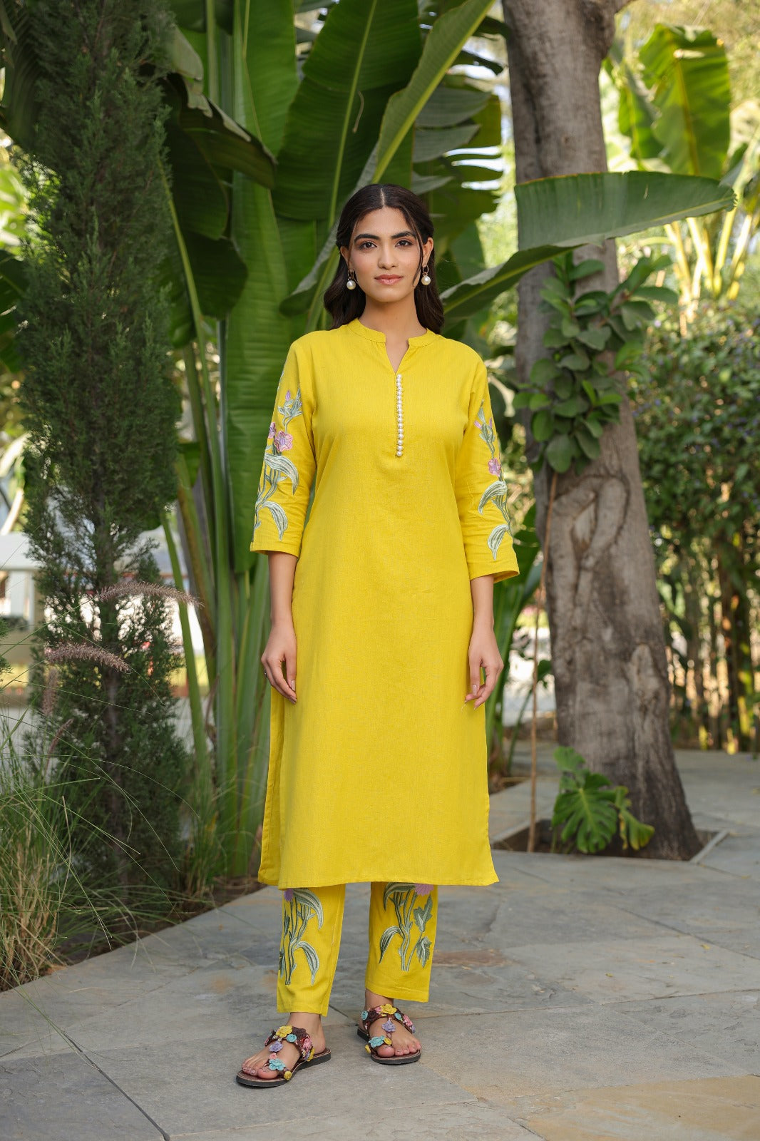 Bestselling in new colour! Front n back embroidered cotton kurta pant