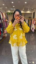 Fully embroidered back and front comes with inner pure Mul chanderi loose fitted shirt paired with pants