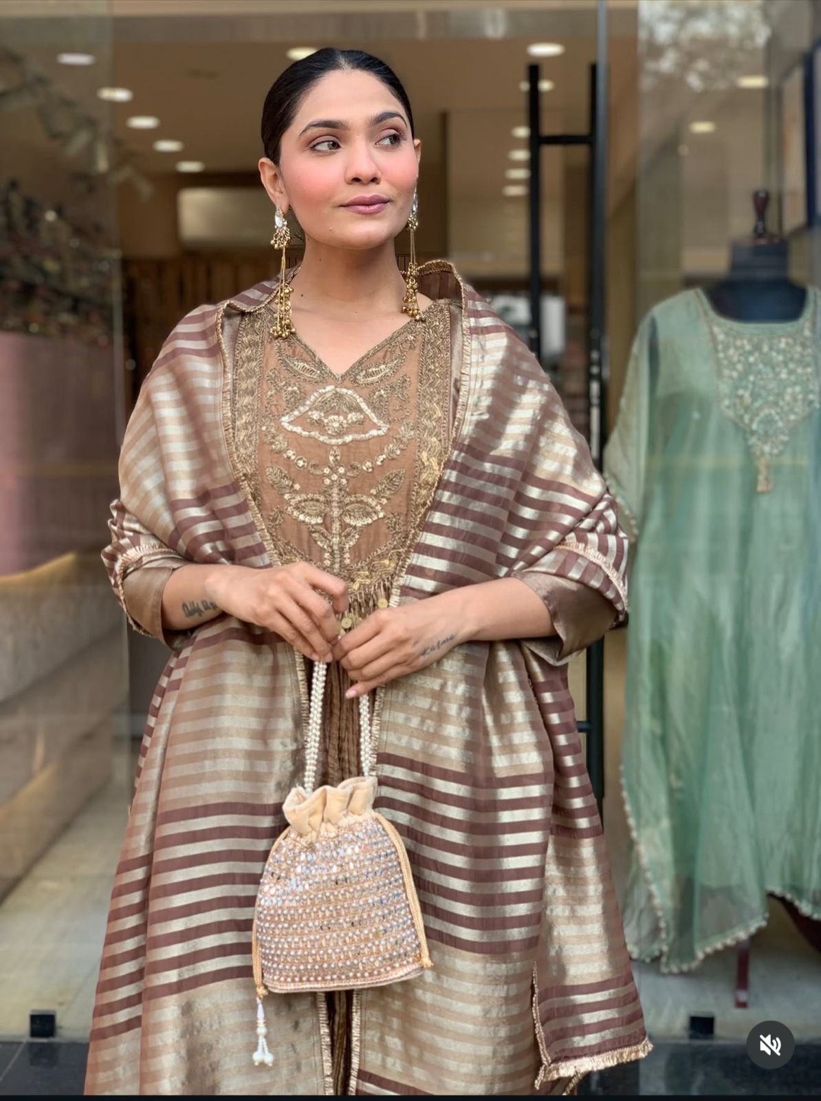 Very highly demanding Kanjiwaram glass tissue suit set