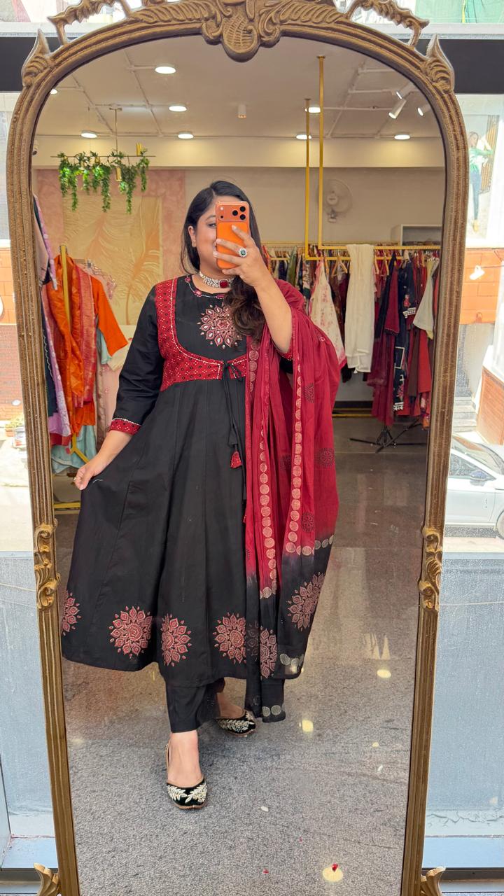 Super pretty jacket pattern full suit set in black