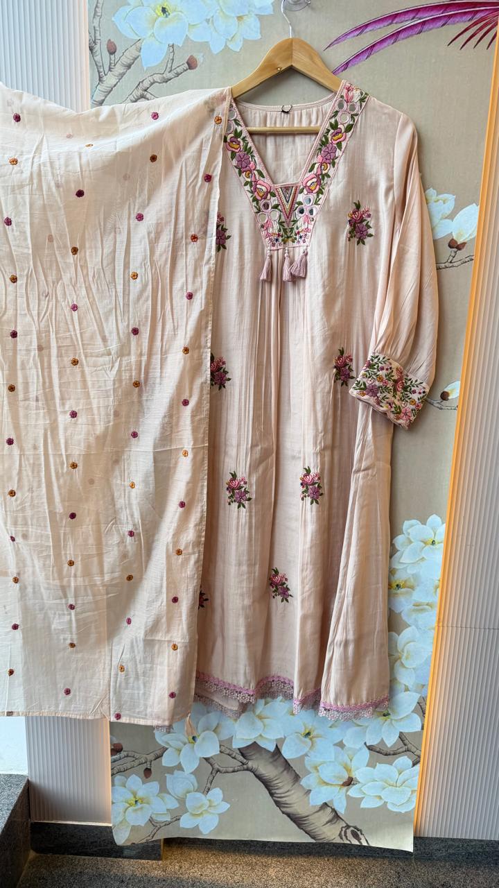 Pretty embroidered Mul Chanderi lining suit set in cream