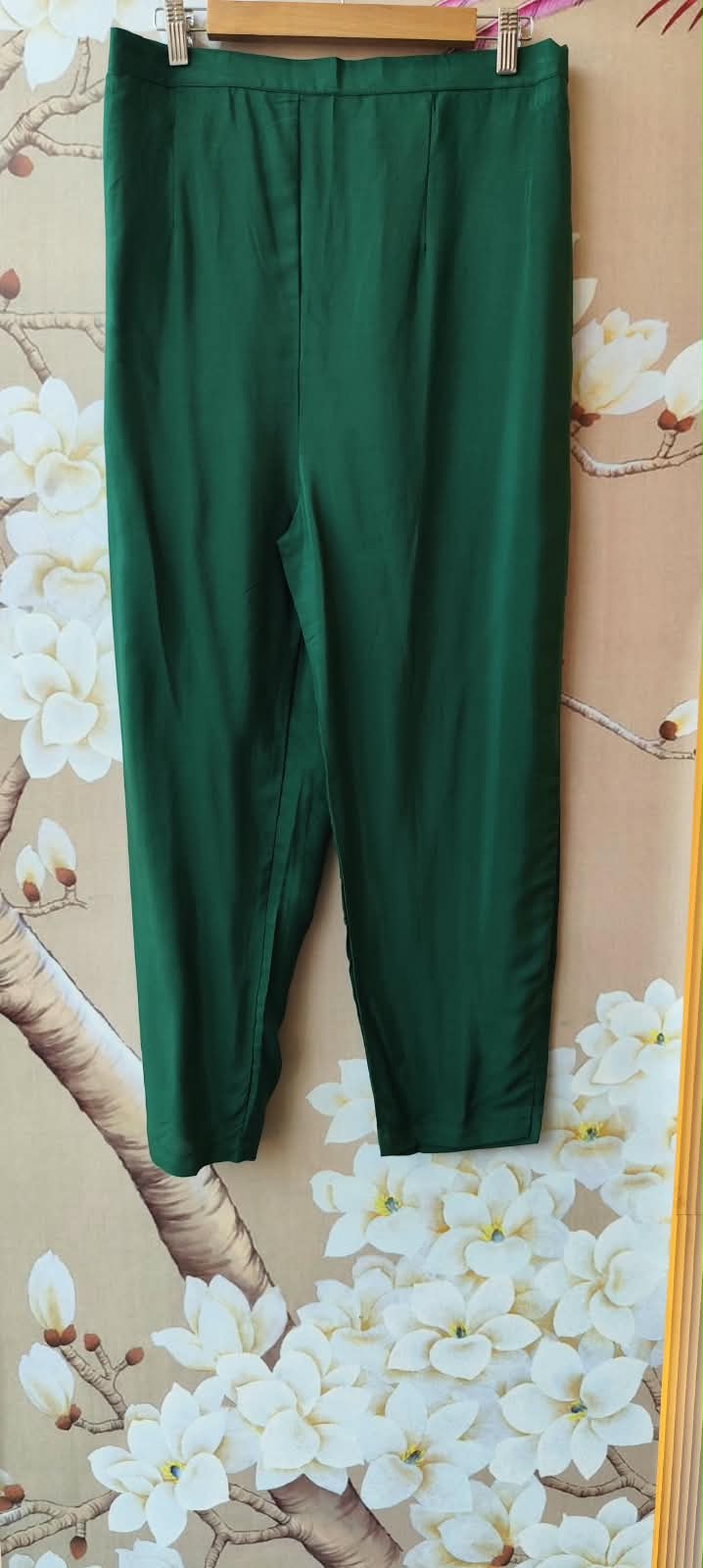 Super pretty zari embroidered Mul Chanderi in emerald green