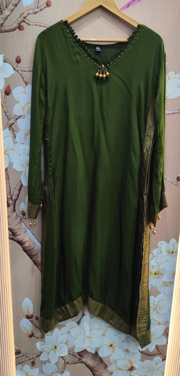 Premium chinon full suit set in green with gotta detailing
