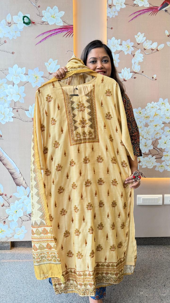 Beautiful silk lining suit set in cream