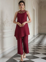Super smart sleeveless designer maroon silk Co ord