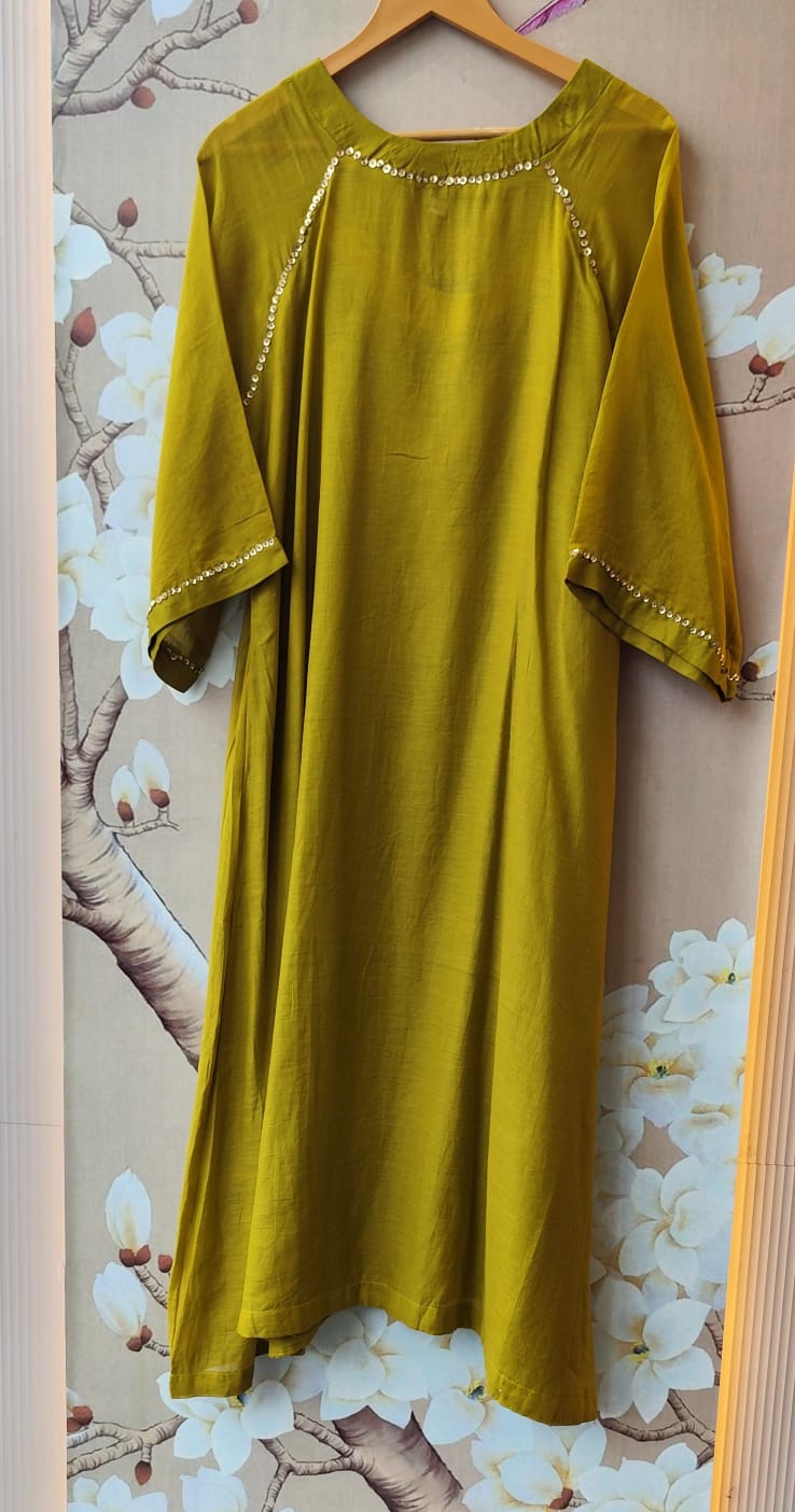 Pure Banarasi Mul chanderi with zari detailing on the dupatta in green