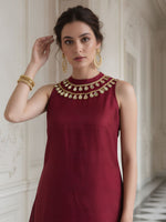 Super smart sleeveless designer maroon silk Co ord