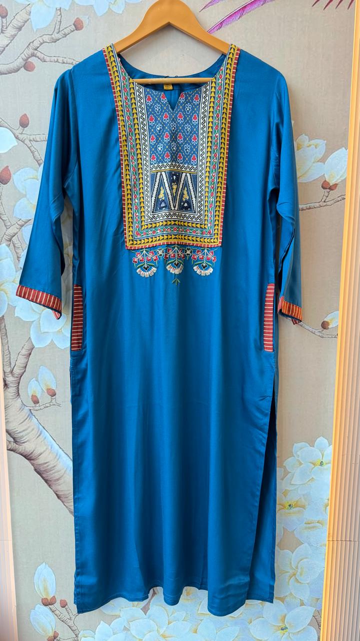 Pretty gaji silk suit set in blue