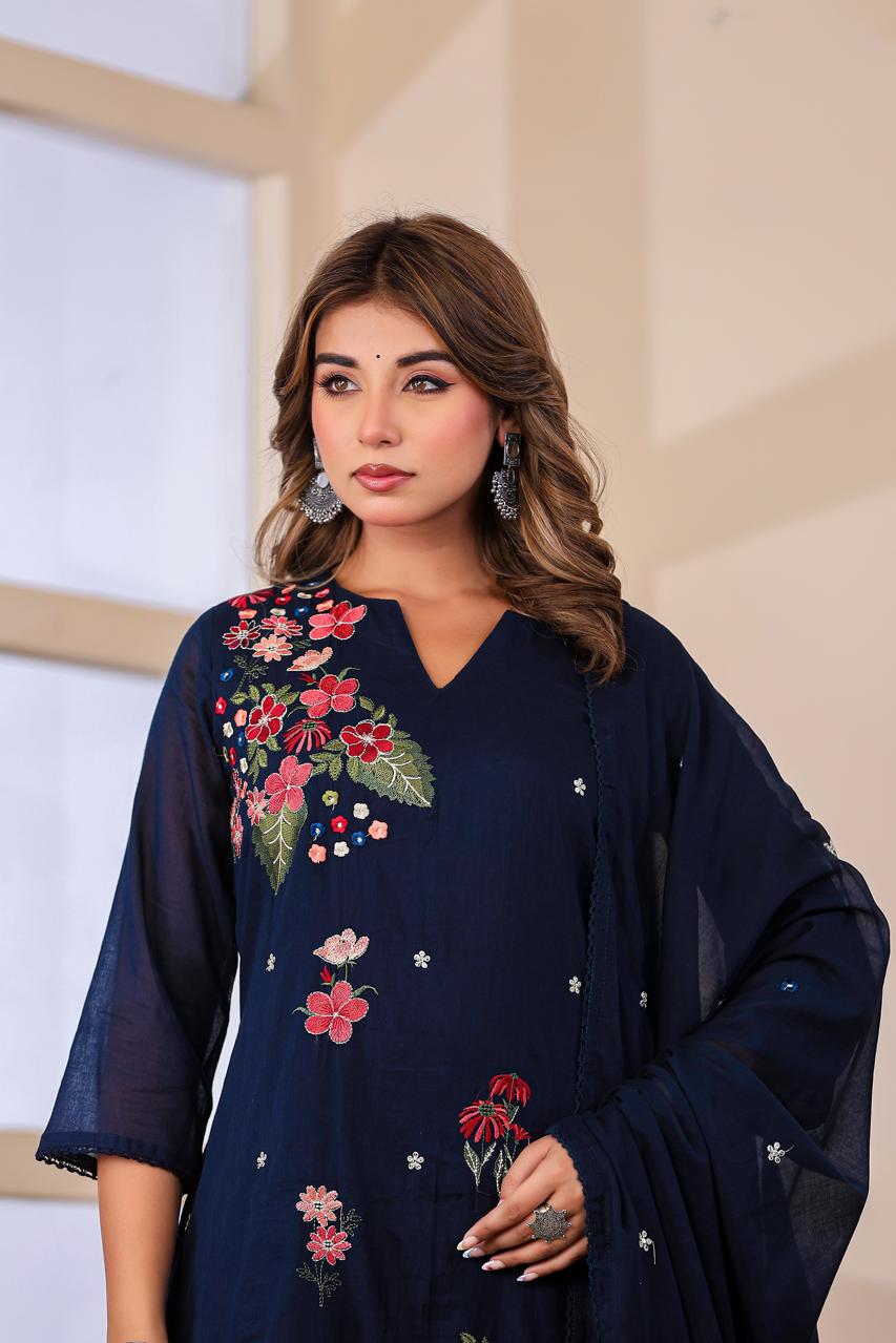 Pure Mul cotton embroidered suit set in blue