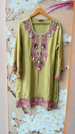 Pretty crepe silk lining embroidered suit set in green