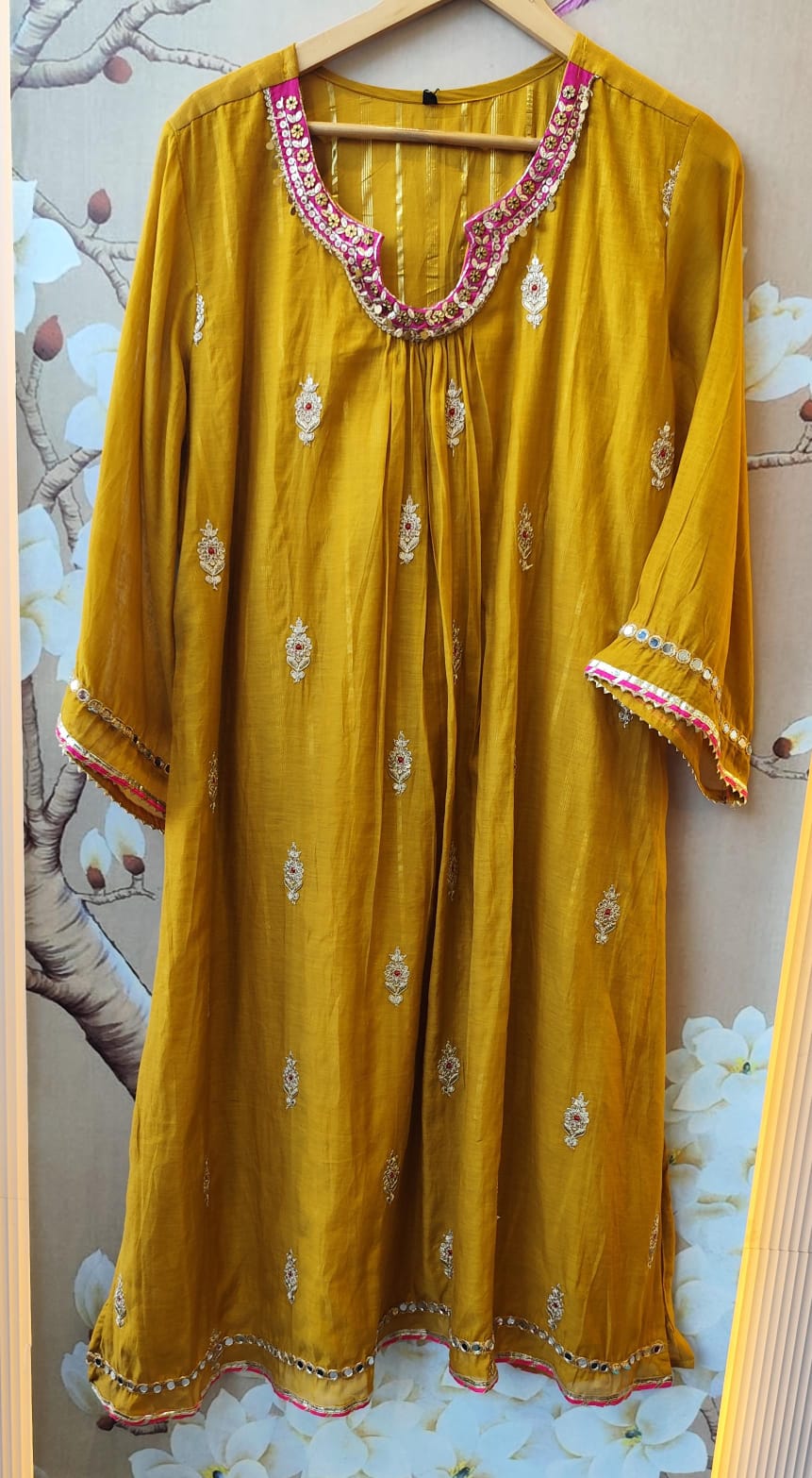 Premium Mul chanderi in contrast dupatta full zari work in yellow n purple