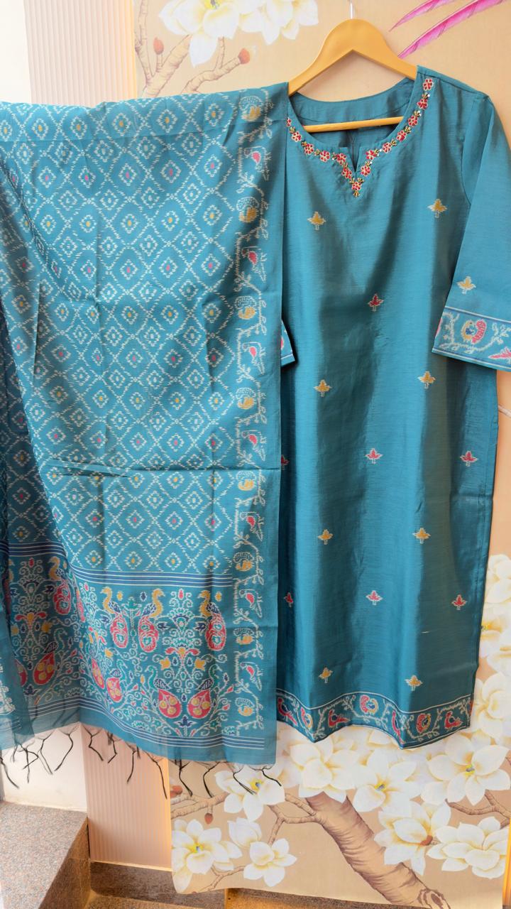 Fully weave Patola silk suit set with lining (true to size )in blue