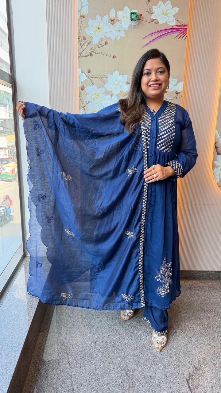 Pure Banarasi Mul chanderi with zari detailing suit set in n blue