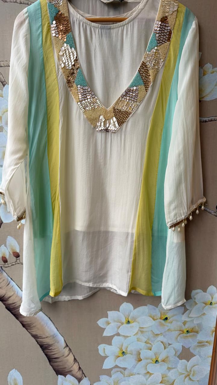 Pretty orgenza with inner and handwork in the most viral colour combo