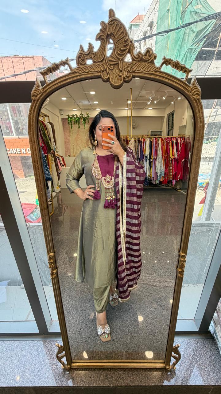 Premium glass tissue lining suit set slim fit but extra margin available in green