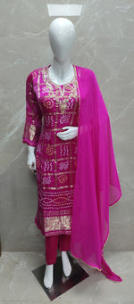 Premium silk ghatchola in Rani pink in pure bandhani. Dispatching by Saturday