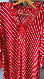 Pretty crepe silk with pocket in red