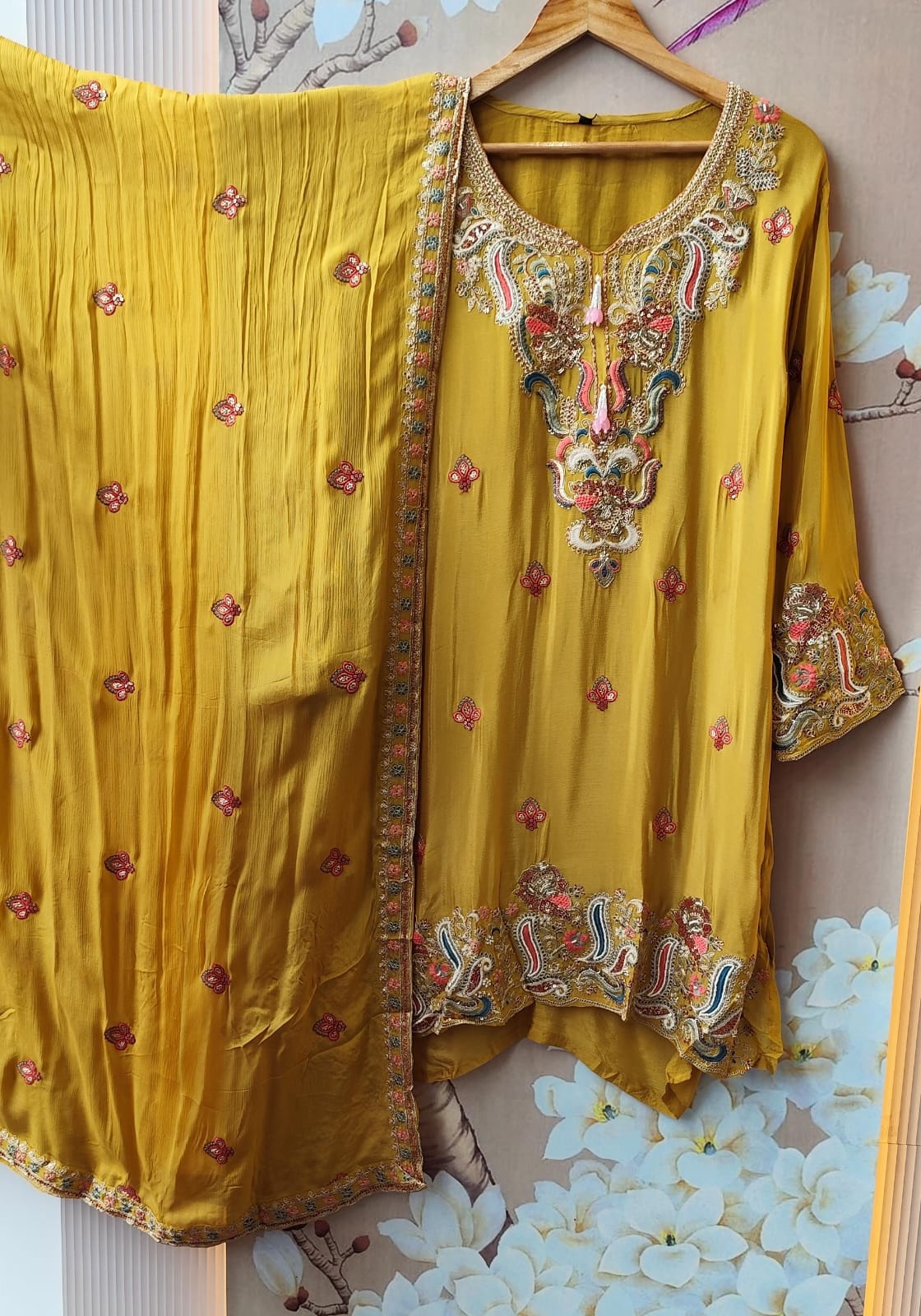 Super handwork premium chinon full suit set in yellow