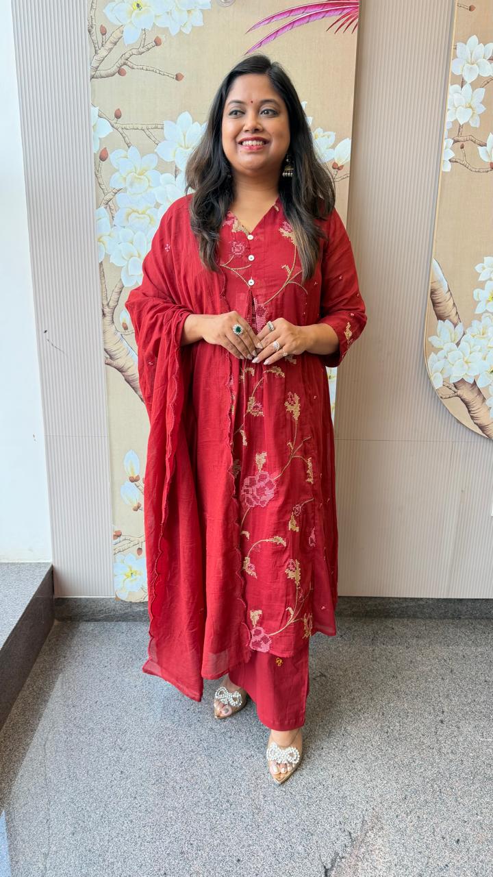 Fully embroidered pure Mul cotton suit set in red
