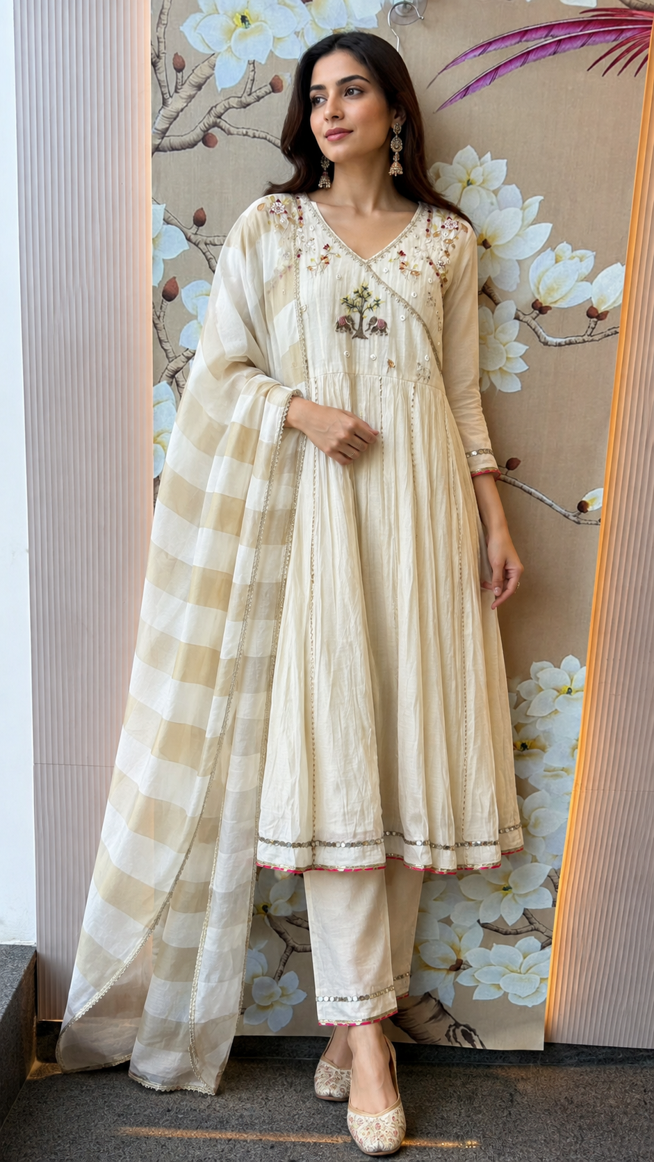 Premium lurix Mul chanderi suit set in white super gorgeous with real mirror detailing
