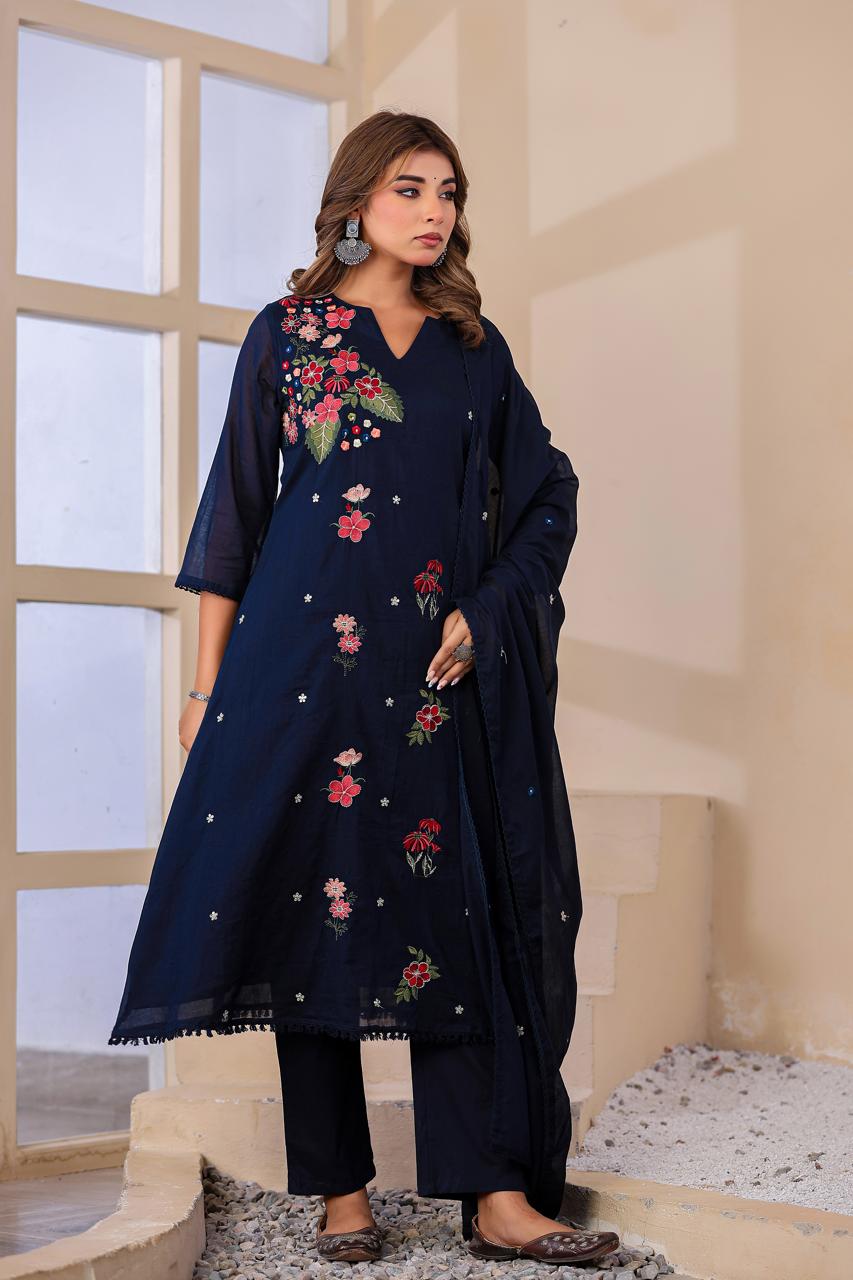 Pure Mul cotton embroidered suit set in blue