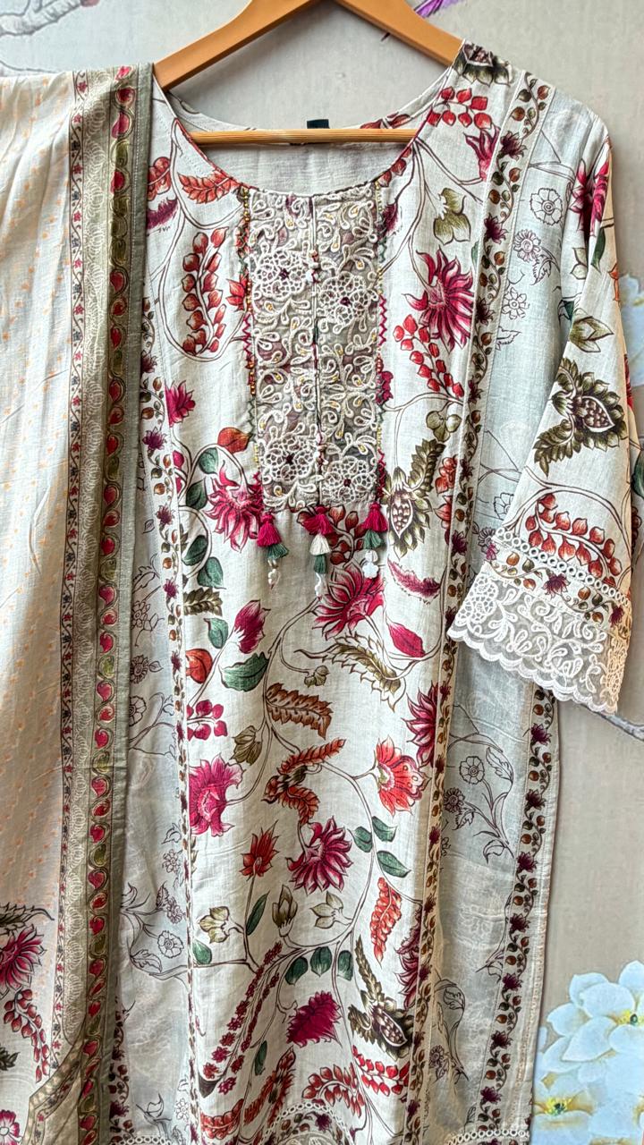 Mul silk Kalamkari lining with lace detailing beige n red suit set