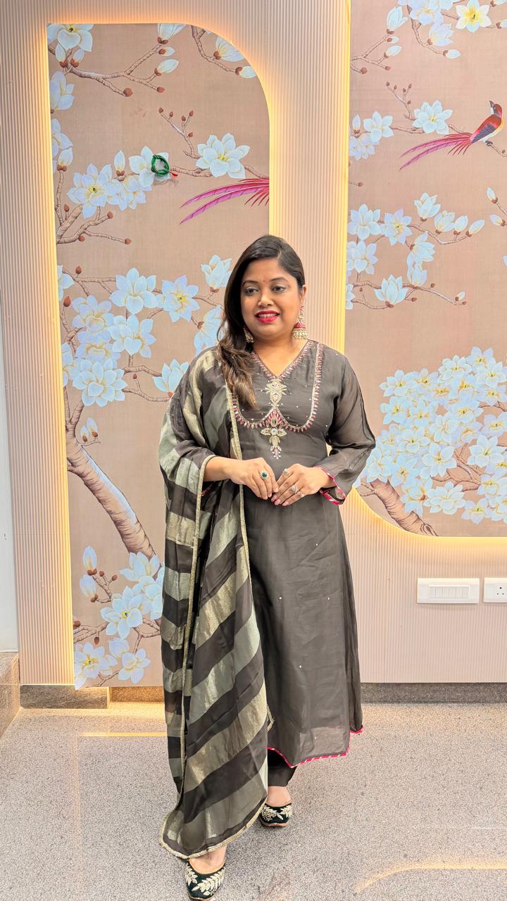 Premium Mul chanderi paired with banarsai dupatta in brown