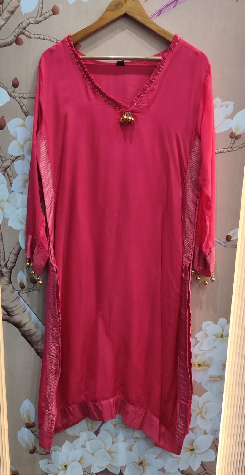 Premium chinon full suit set in pink with gotta detailing