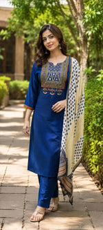Pretty gaji silk suit set in blue