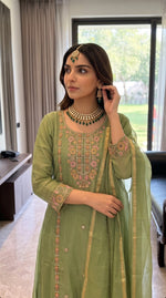 Super pretty Mul chanderi handwork suit set in green