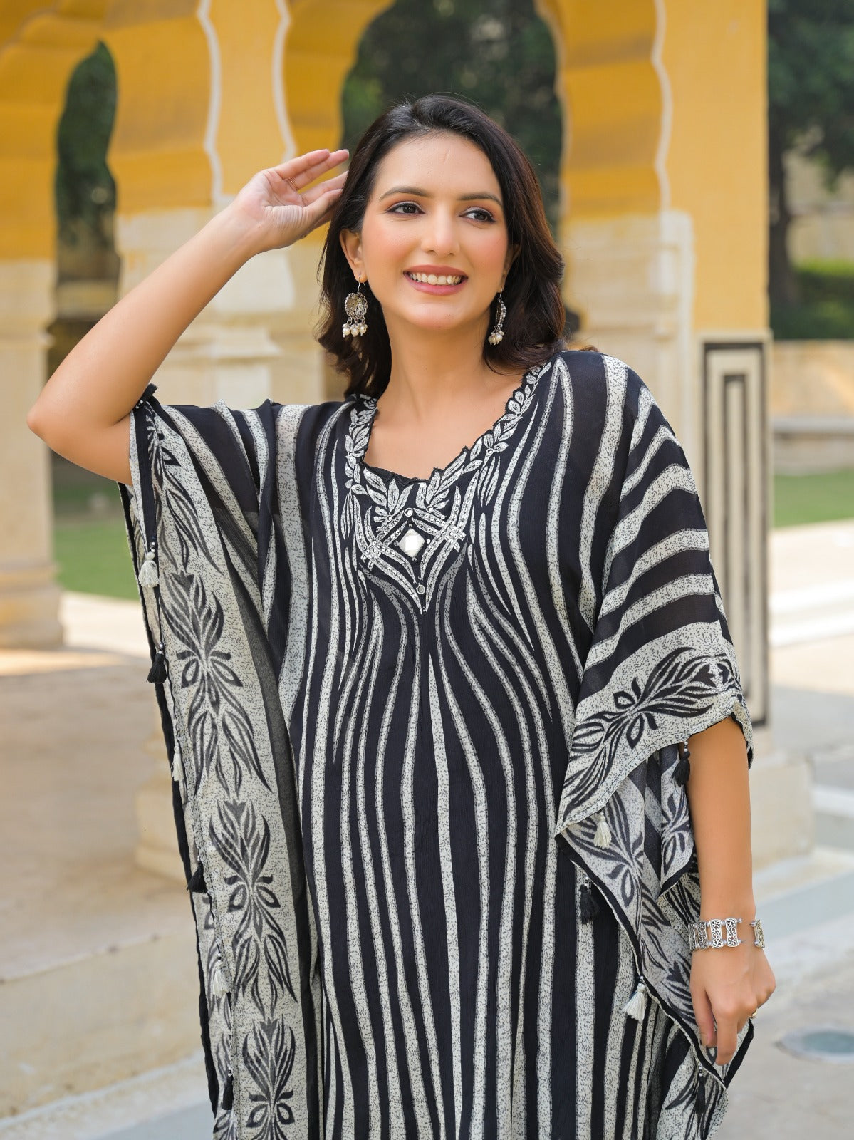 Pretty chinon with kaftan comes with inner