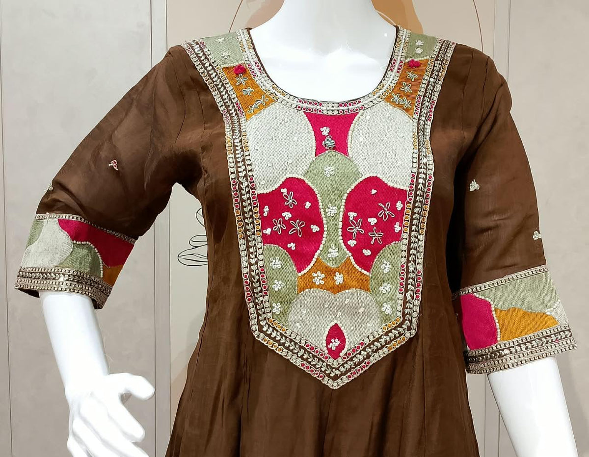 Pretty Mul chanderi in brown with applique embroidery
