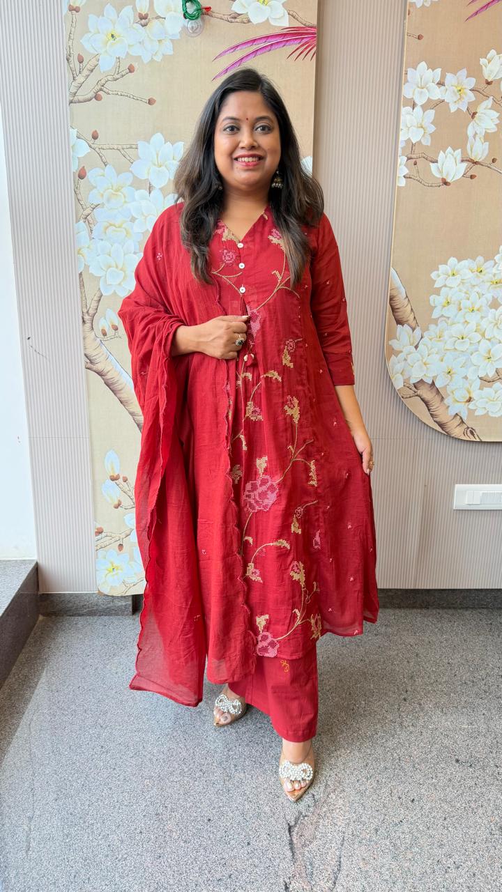 Fully embroidered pure Mul cotton suit set in red