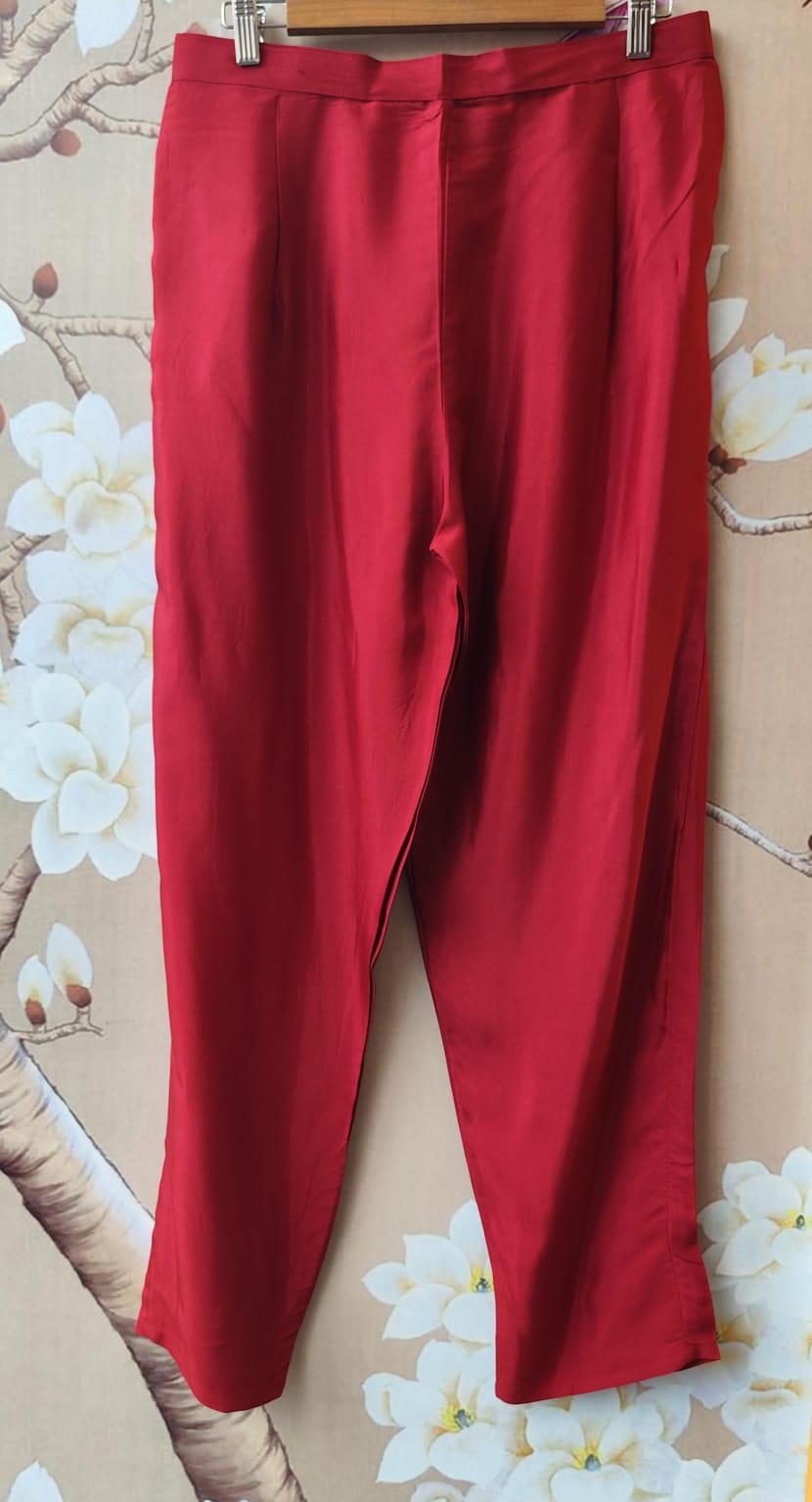 Wow super pretty tissue panel suit set in red