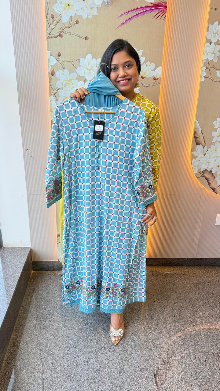 Gorgeous chequered full suit set with embroidery on sleeves and Daman in blue