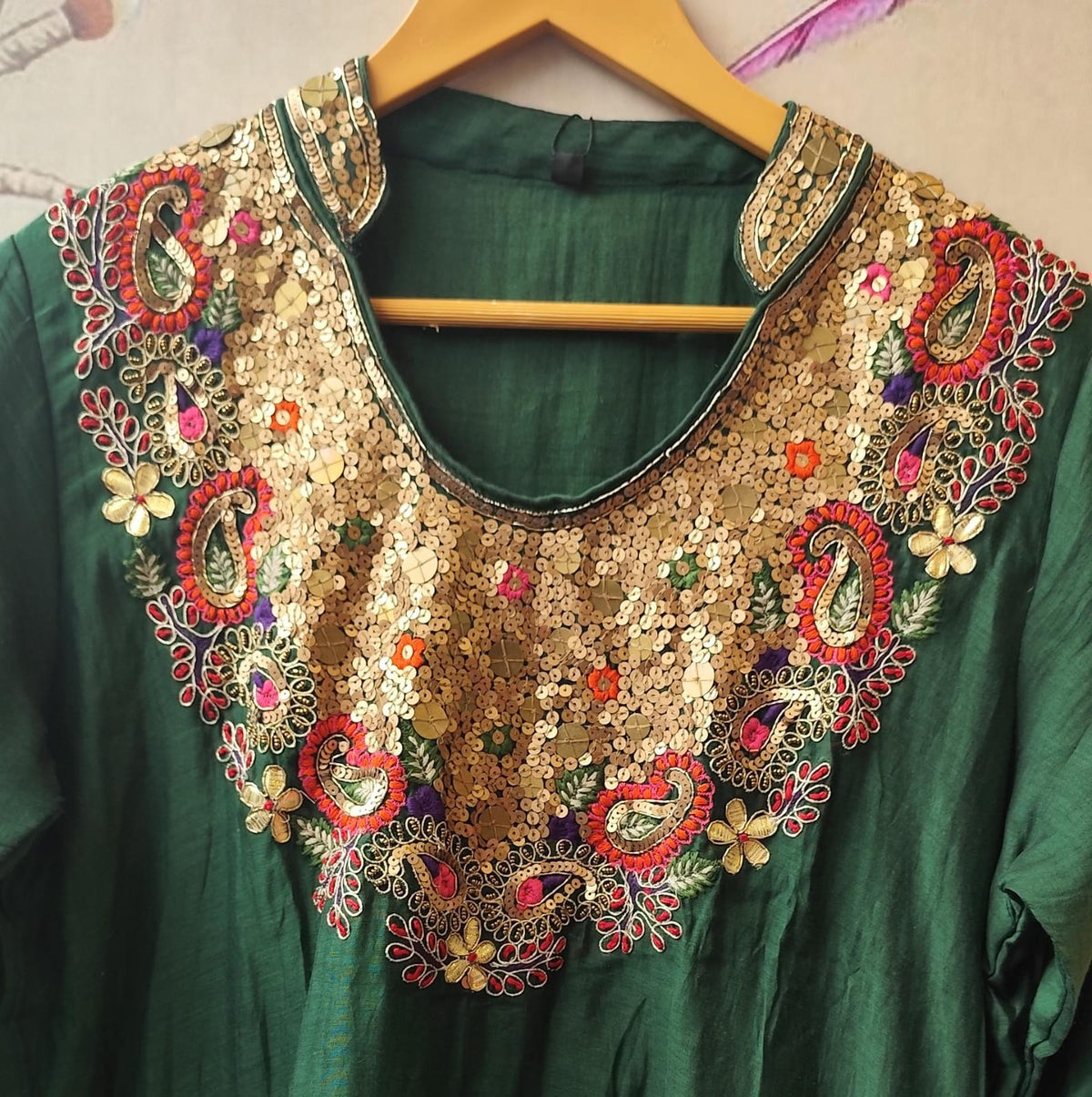 Super pretty handowrkd Mul chanderi suit set in bottle green