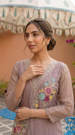 Pretty tissue applique work suit set