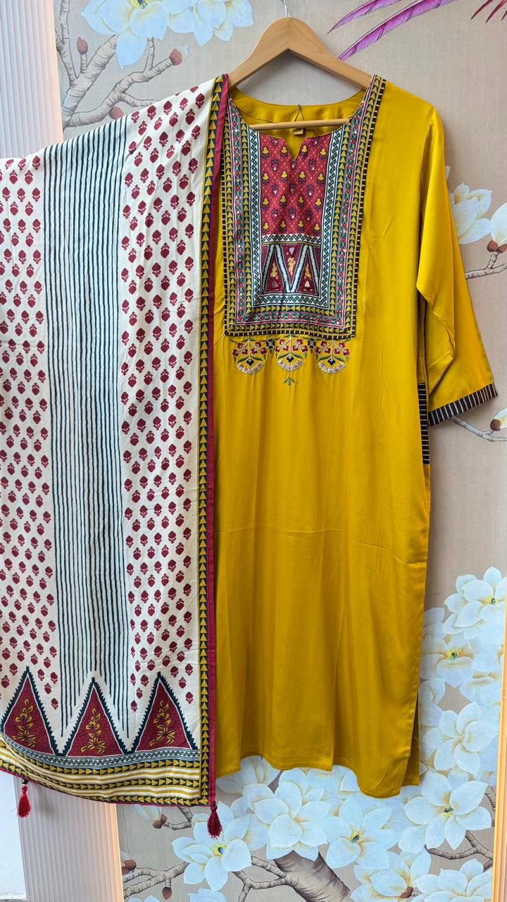 Pretty gaji silk suit set in yellow