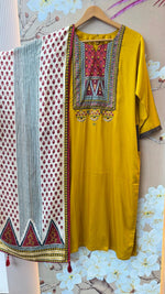 Pretty gaji silk suit set in yellow
