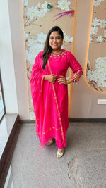 Super pretty handwork Mul chanderi suit set in pink