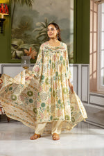Pretty soft muslin with lining amazing detailing on yoke suit setin green