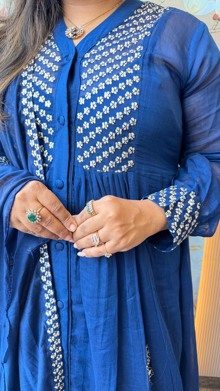 Pure Banarasi Mul chanderi with zari detailing suit set in n blue