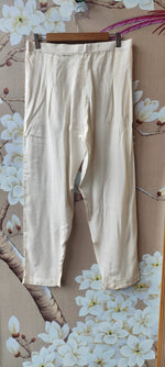 Premium chinon with handwork detailing suit set in white