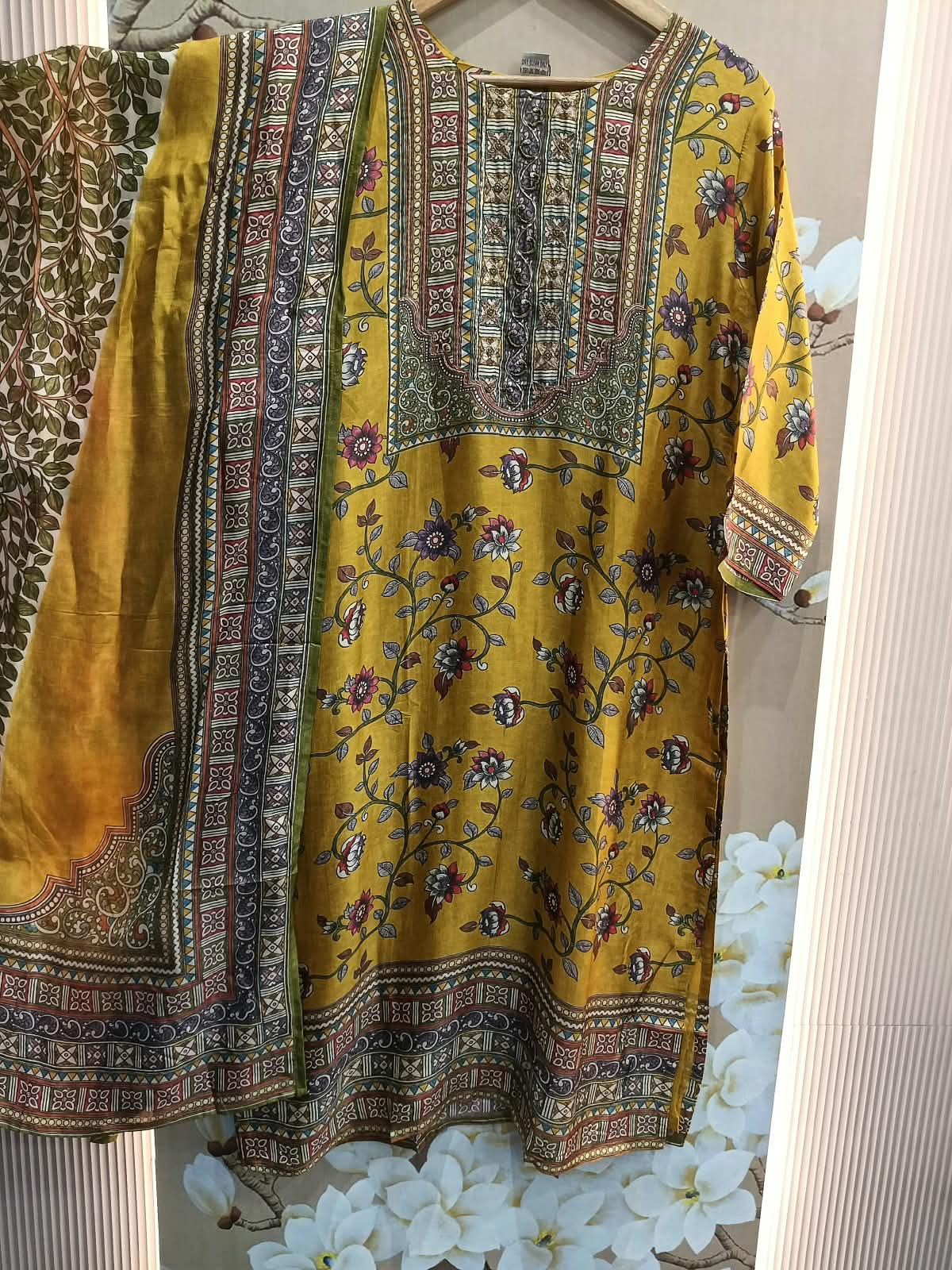 Russian silk pretty Kalamkari suit set in yellow