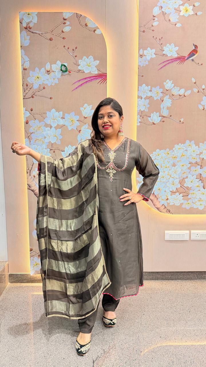 Premium Mul chanderi paired with banarsai dupatta in brown